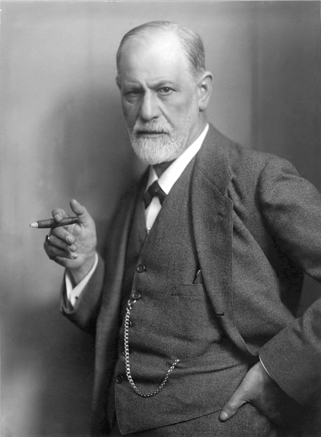 Sigmund Freud: Founder of Psychoanalysis and Its&nbsp;Impact